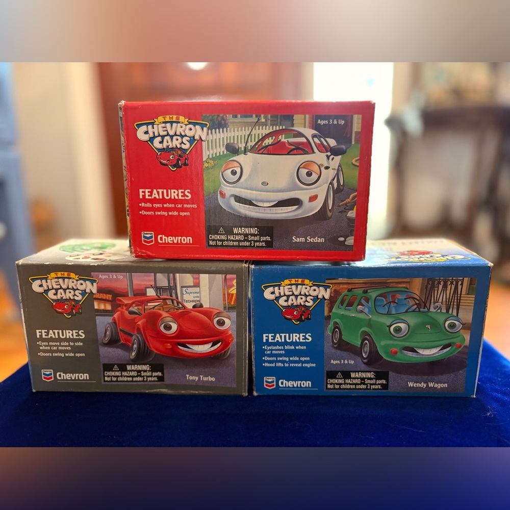 🔥The 1st 3-Vintage 1996 Chevron Cars:Sam Sedan, Wendy Wagon, & Tony Turbo NIB - Picture 3 of 16